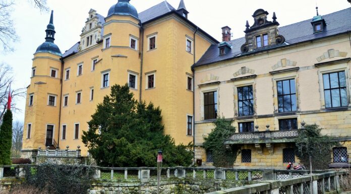 WEEKEND W ATMOSFERZE ZAMKOWYCH TAJEMNIC Zamek Kliczkóe. FreshFuel.pl